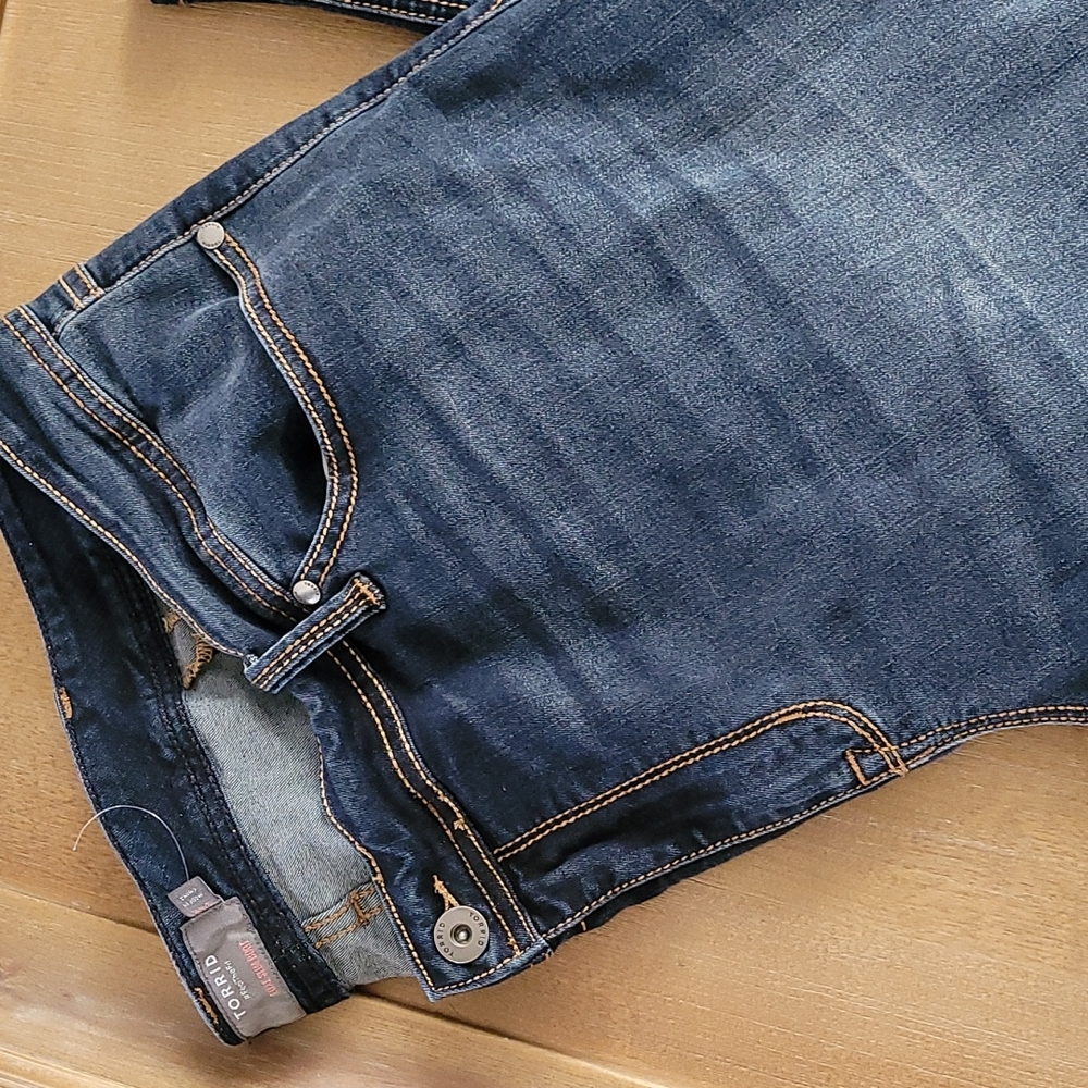 Torrid Dark Wash Luxe Slim Boot Cut Jeans Size 24 - Picture 2 of 7